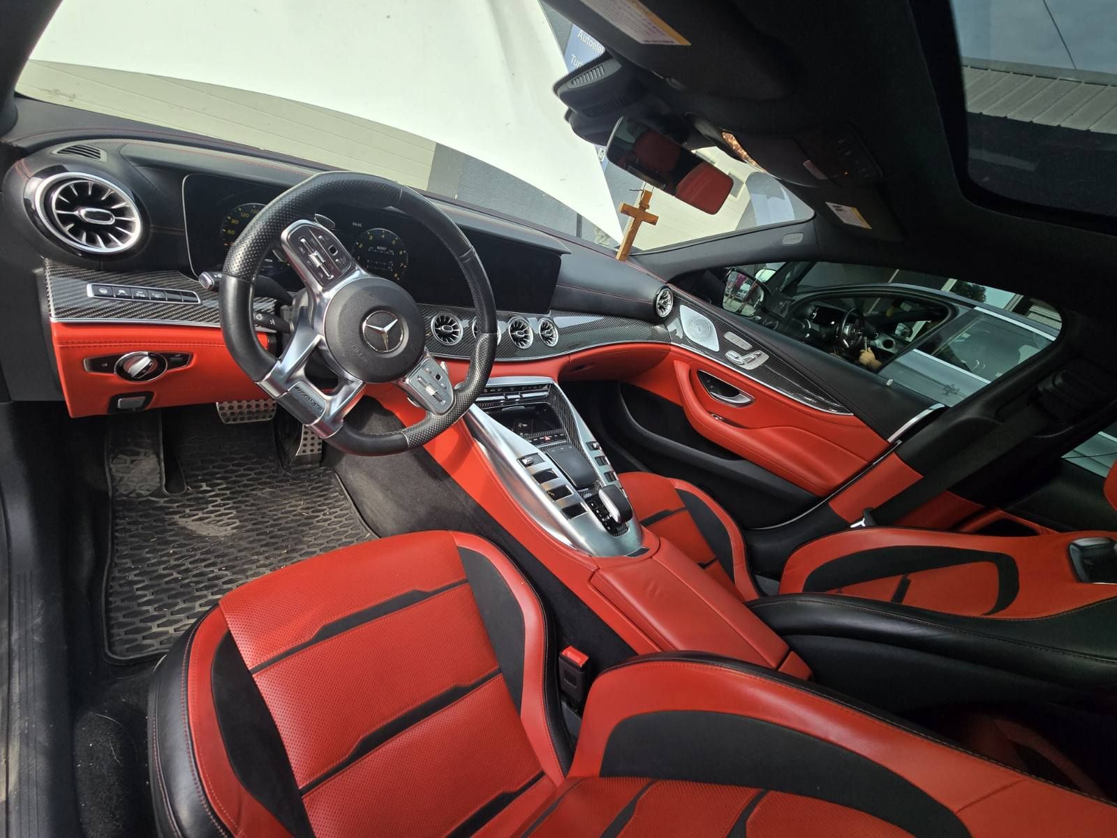 Enterijer Mercedes-AMG vozila