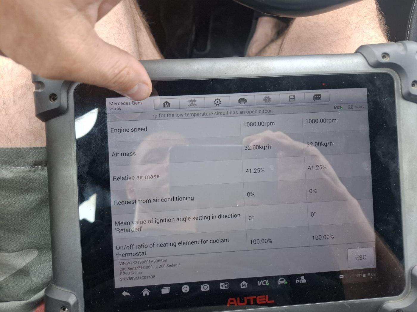 Computer diagnostics on a Mercedes E 200