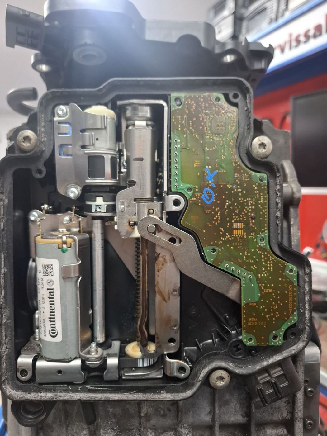 Opened DSM transmission module with electronic circuit board