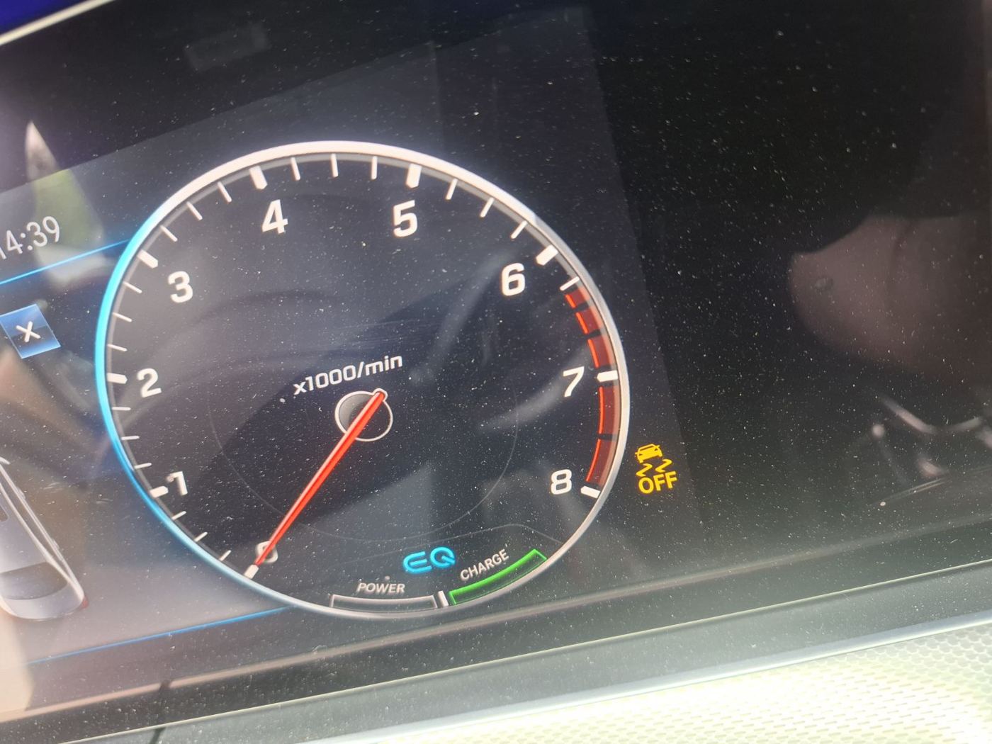 Instrument cluster of an EQ hybrid vehicle